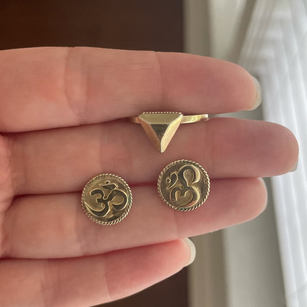 Rare-Anna Beck Ohm stud earrings